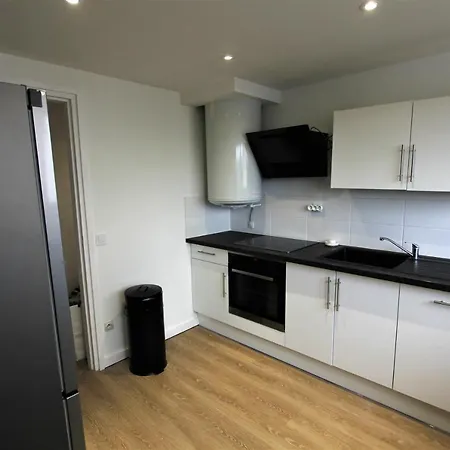 Grande Chambre Privee Aux Pieds Des Transports *
