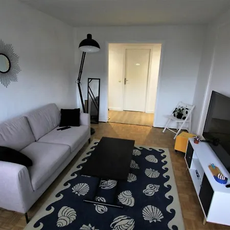Grande Chambre Privee Aux Pieds Des Transports Gasthof *