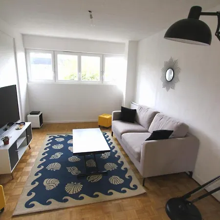 Grande Chambre Privee Aux Pieds Des Transports